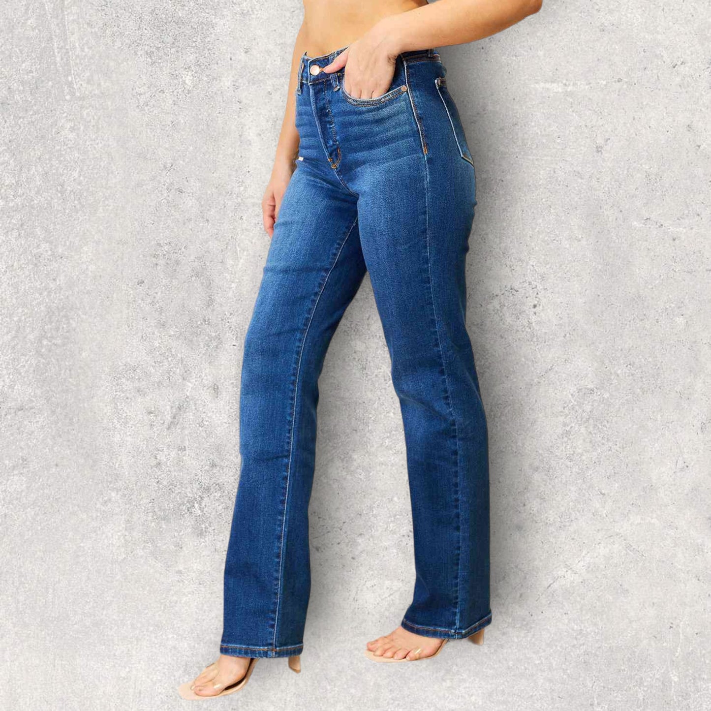 Judy Blue Full Size Straight Leg Jeans with Pockets