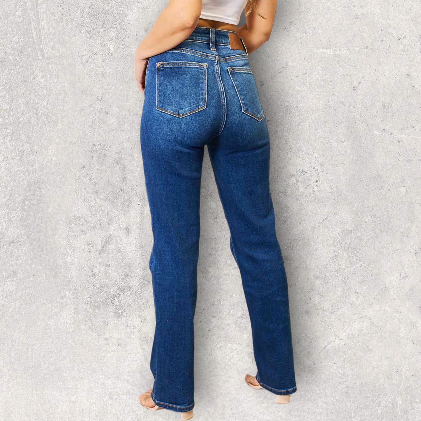 Judy Blue Full Size Straight Leg Jeans with Pockets